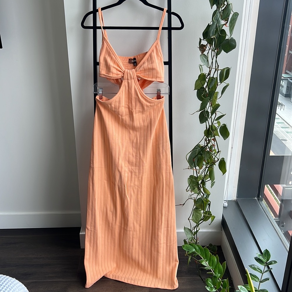 Gorgeous sherbet orange dress